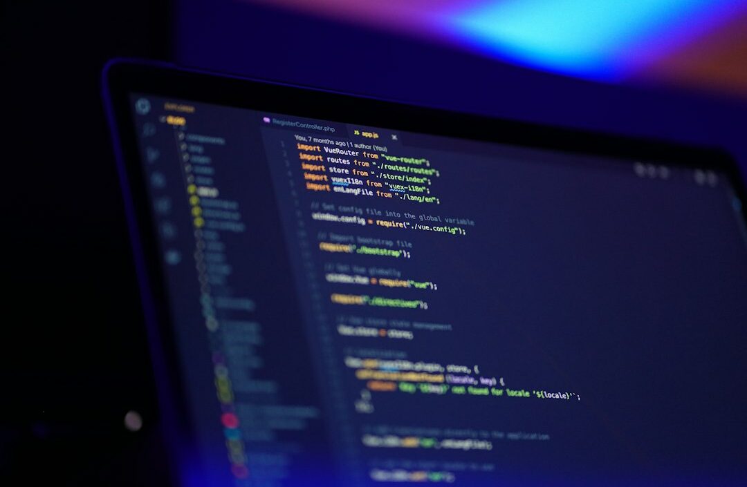 Code informatique sur écran, illustration de la sécurité et des correctifs PHP