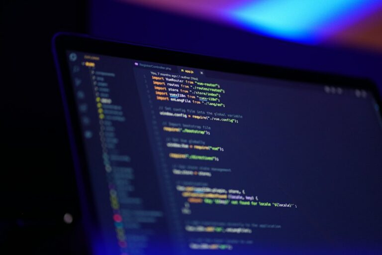 Code informatique sur écran, illustration de la sécurité et des correctifs PHP
